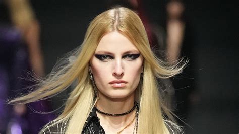 capelli modello versace|Acconciature capelli facili come alla sfilata di Versace 2023.